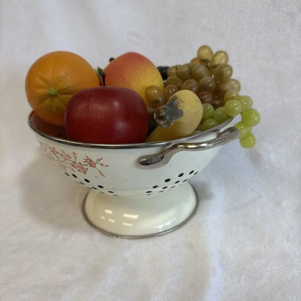 Vintage Kitchen Decor Enamel Colander W/artificial‎ Fruit Kitchencore Kitsch
